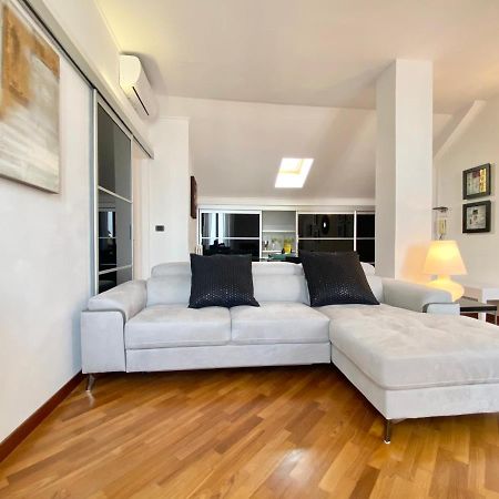 Casaviva - Central Seaview Penthouse In 卡莫利 外观 照片